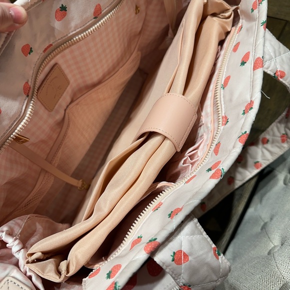 Poppy and Peonies On The Go Tote Mini Strawberry Print - Picture 9 of 10